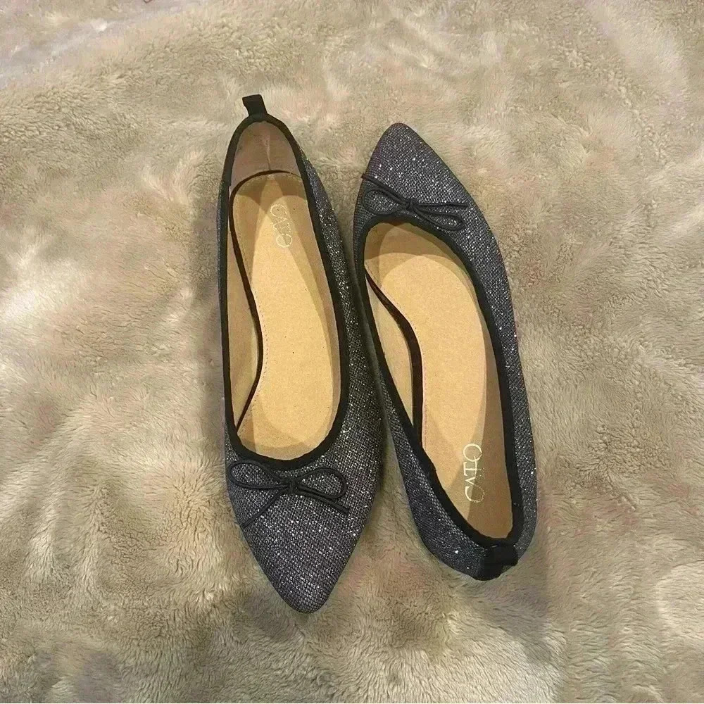 Sparkly flat with a black bow - Picture 3 of 8